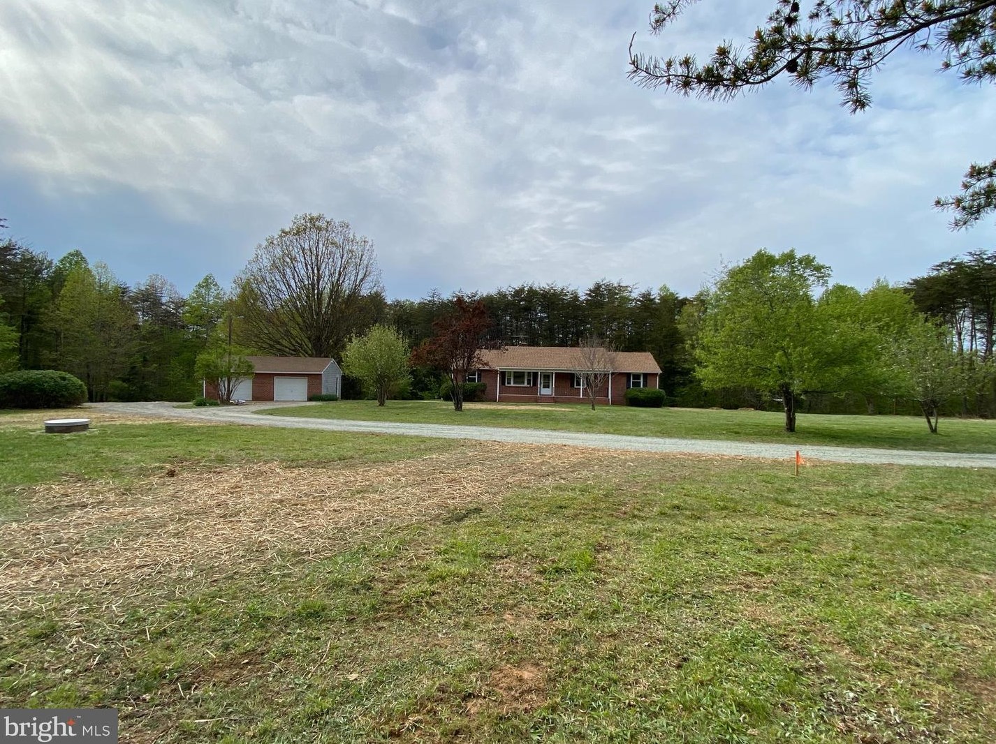 7353 Shannon Hill Rd, Louisa, VA 23093-2435