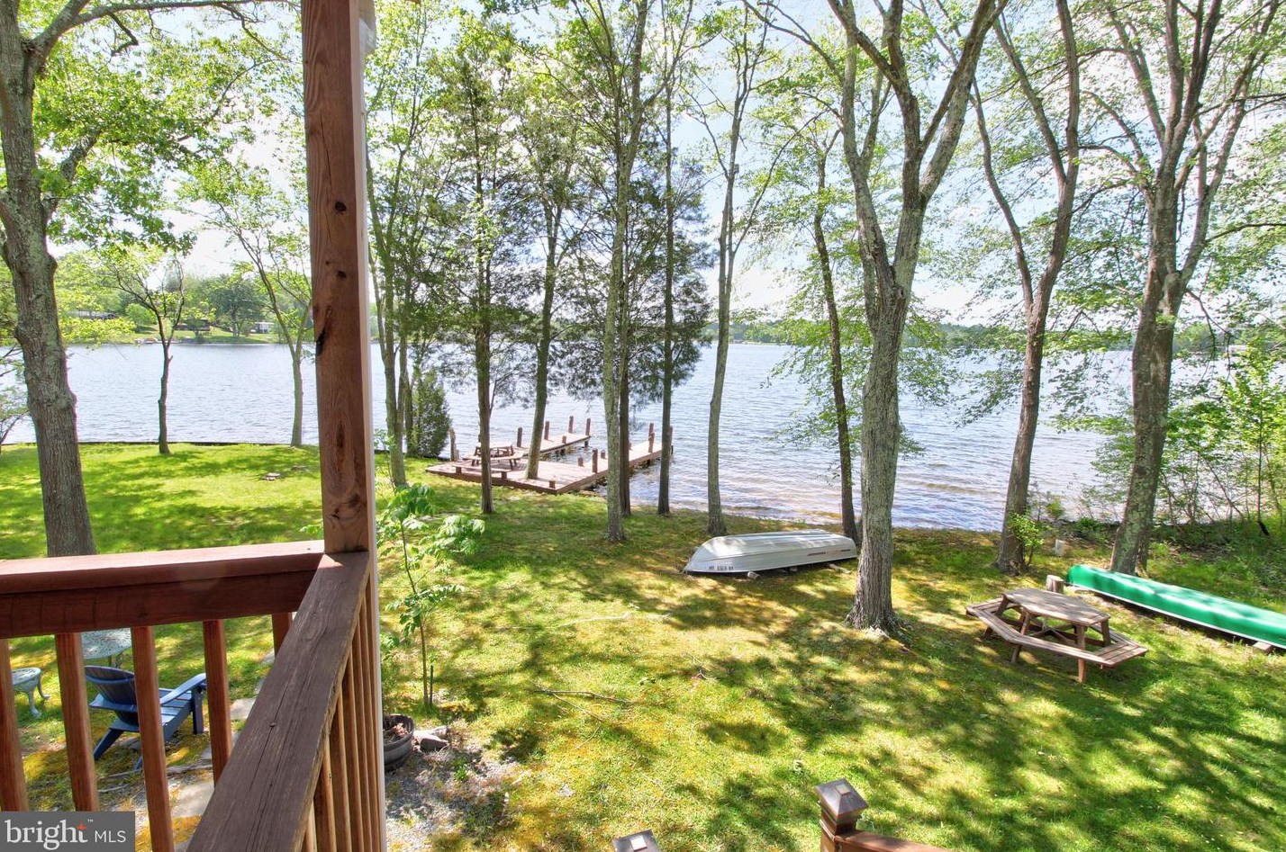 265 Lakeshore Dr, Louisa, VA 23093-7025