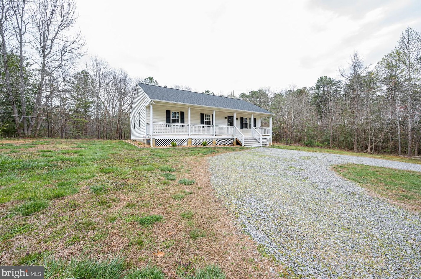 181 Whispering Pine Ln, Bumpass, VA 23024
