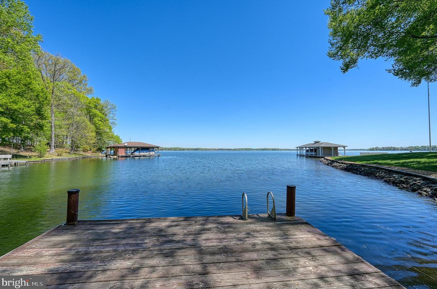 421 Lake Anna Dr, Bumpass, VA 23024