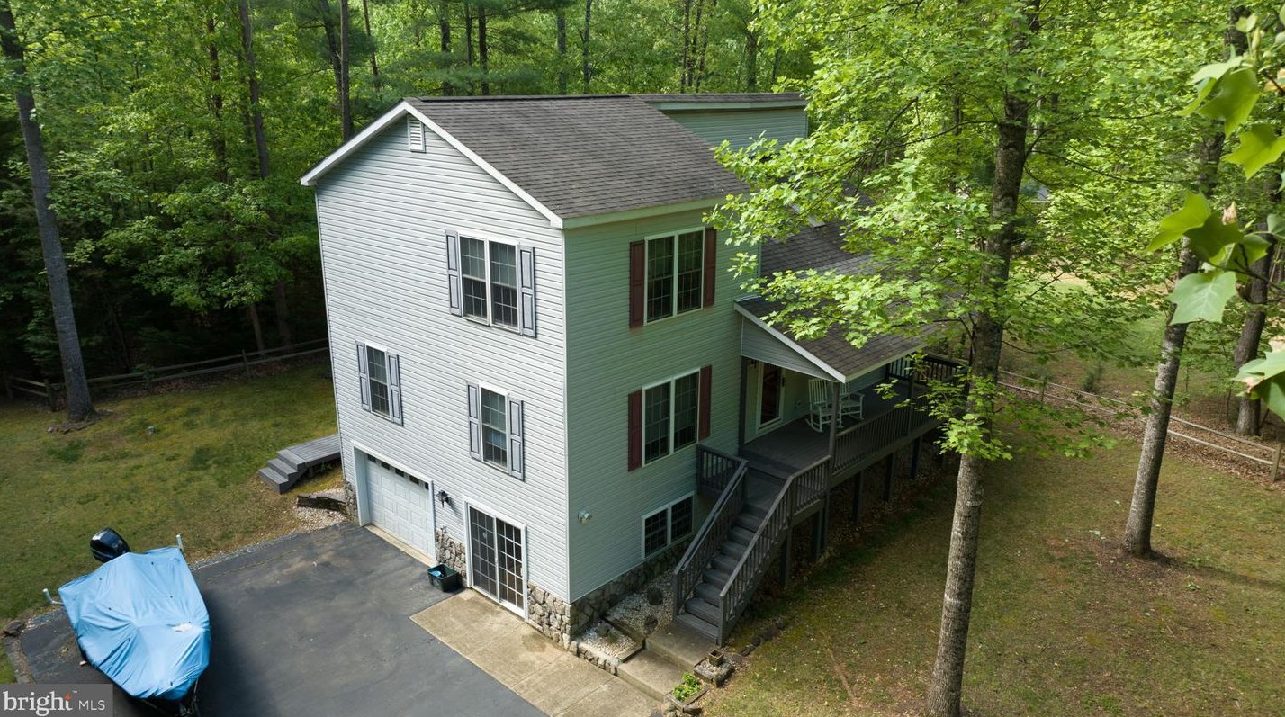 123 Moody Creek Rd, Bumpass, VA 23024