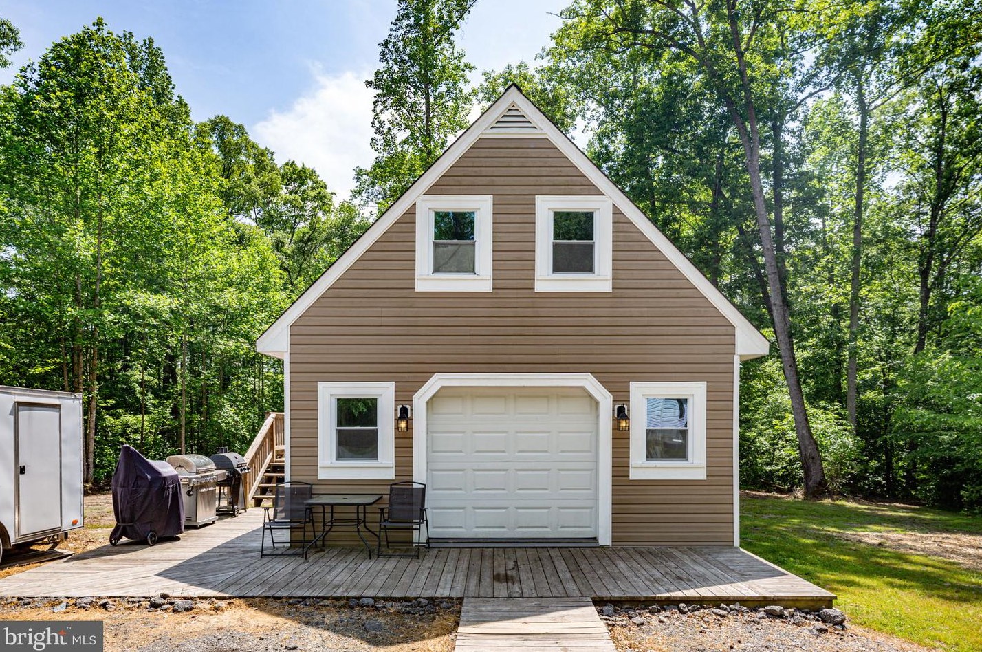 646 Louisa Farms Ln, Bumpass, VA 23024