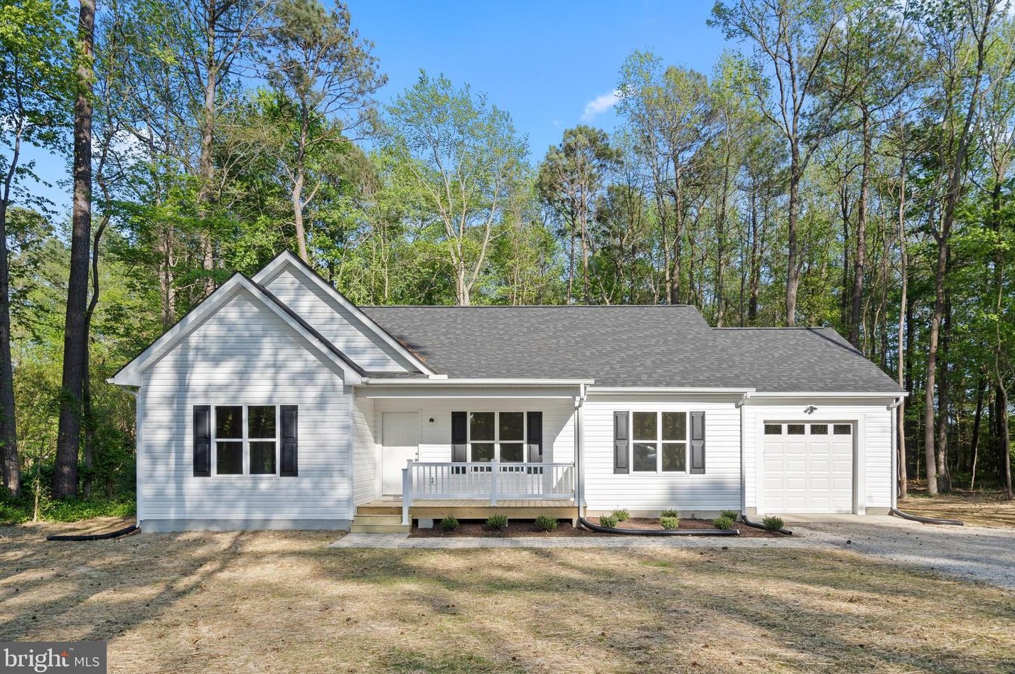 326 Lake Anna Dr, Bumpass, VA 23024