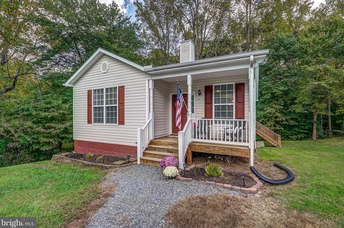 192 Redbud Dr, Louisa, VA 23093