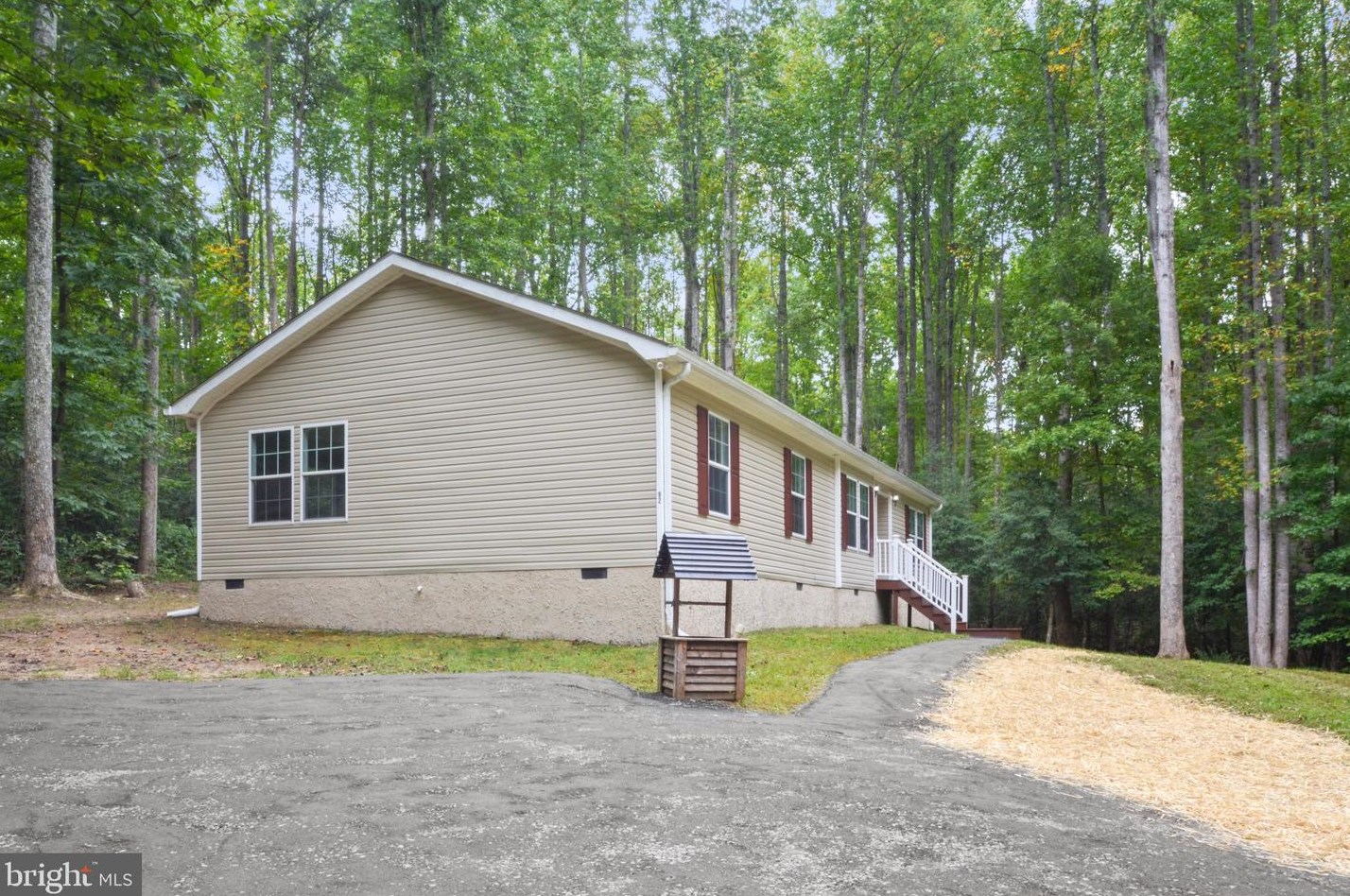 92 Eagles Cove Rd, Mineral, VA 23117-4481