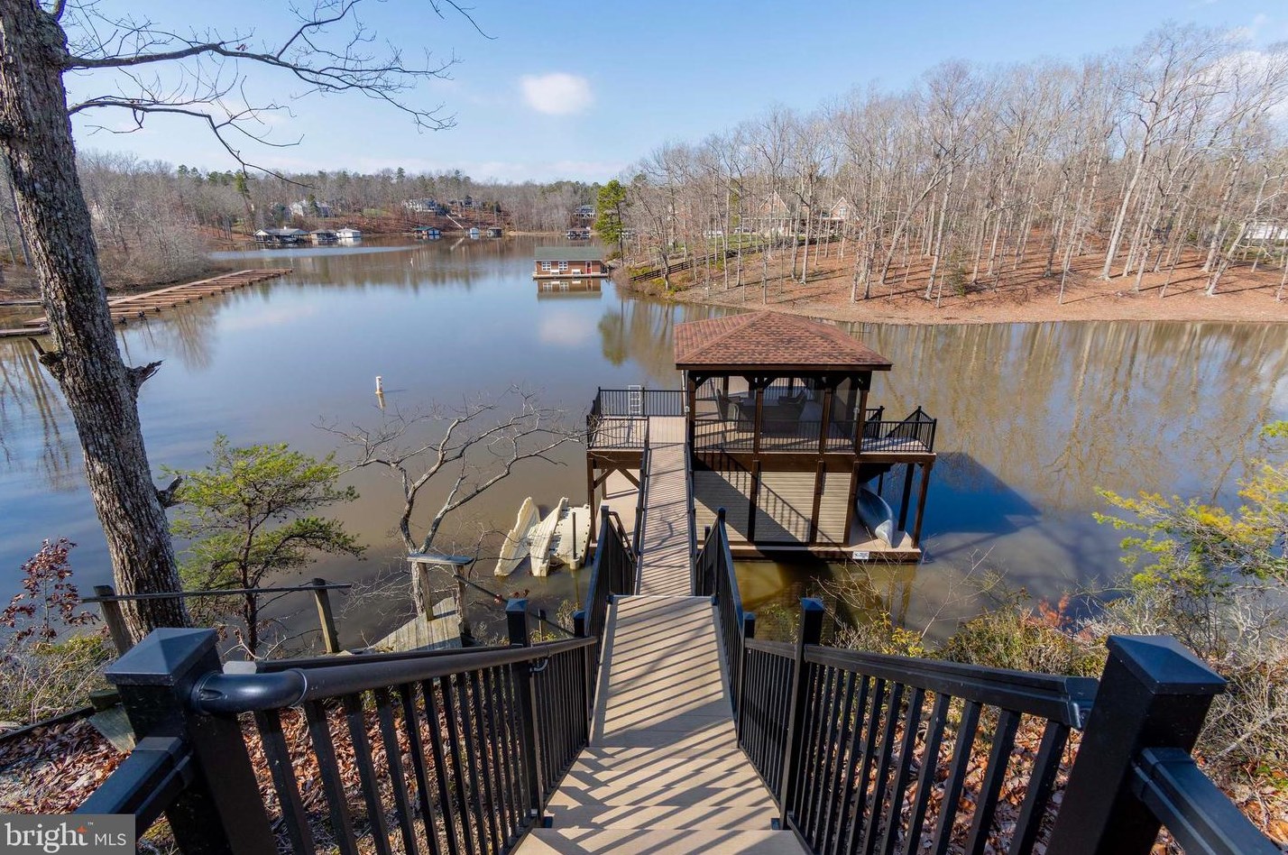 948 Pine Harbour Dr, Mineral, VA 23117