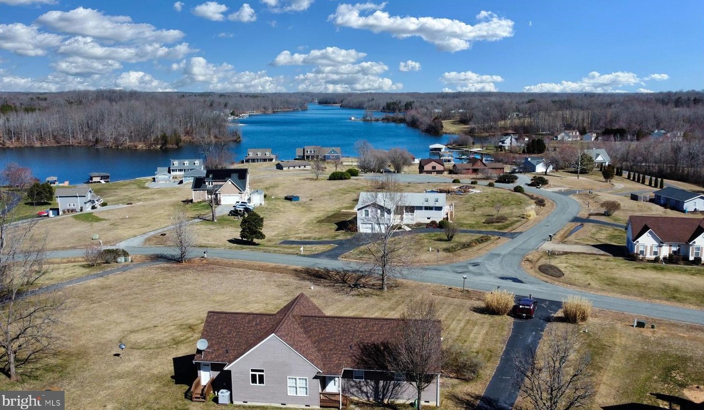 499 Seclusion Shores Dr, Mineral, VA 23117