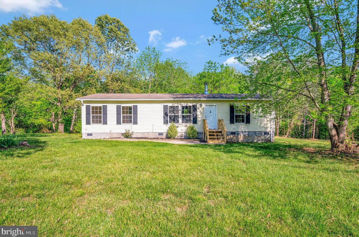118 Days Bridge Rd, Mineral, VA 23117-4905