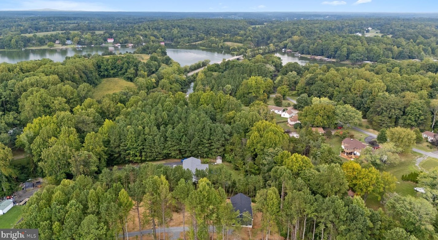 928 Days Bridge Rd, Mineral, VA 23117