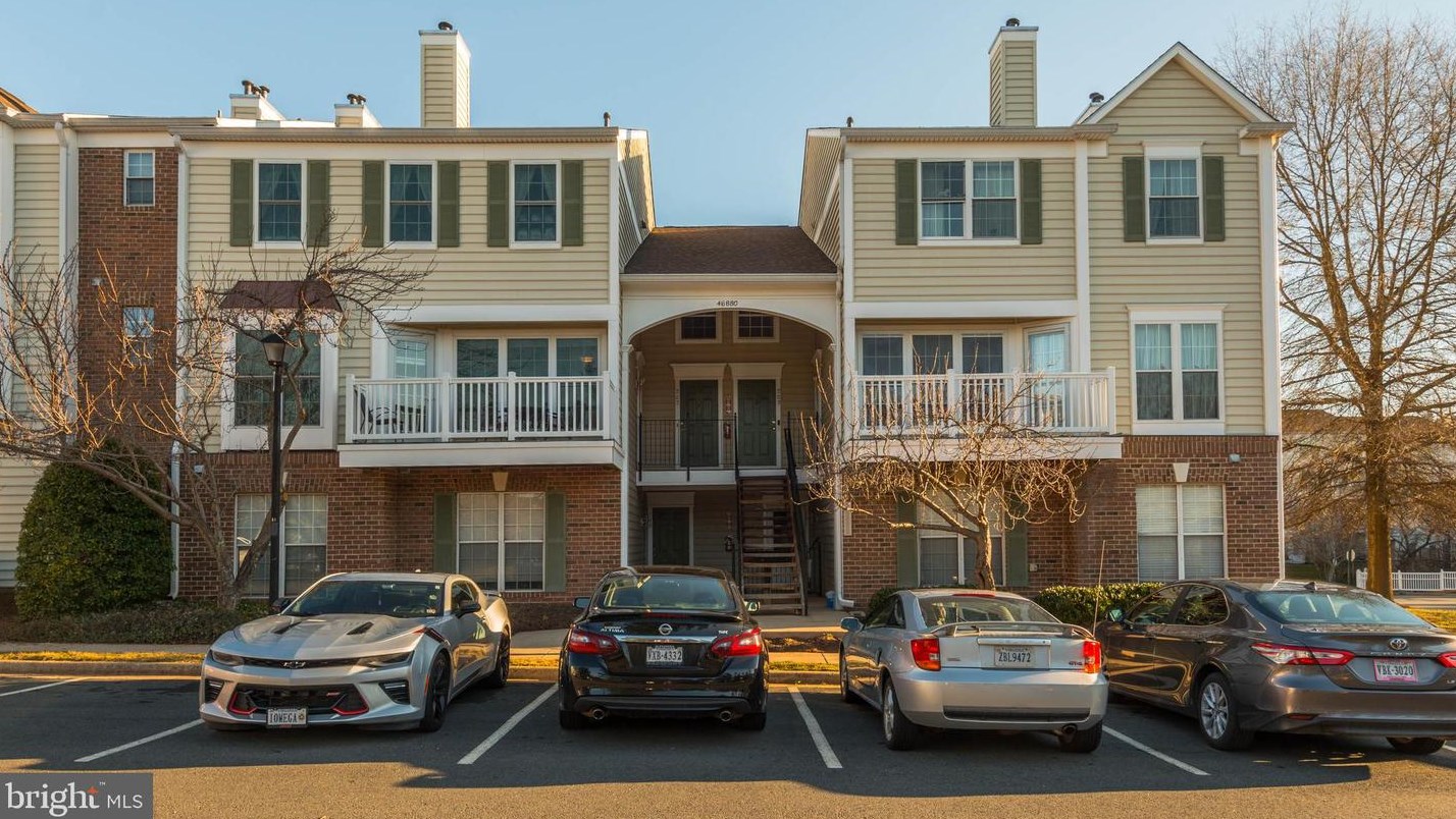 46880 Clarion Ter, Dulles VA  20164-1839 exterior
