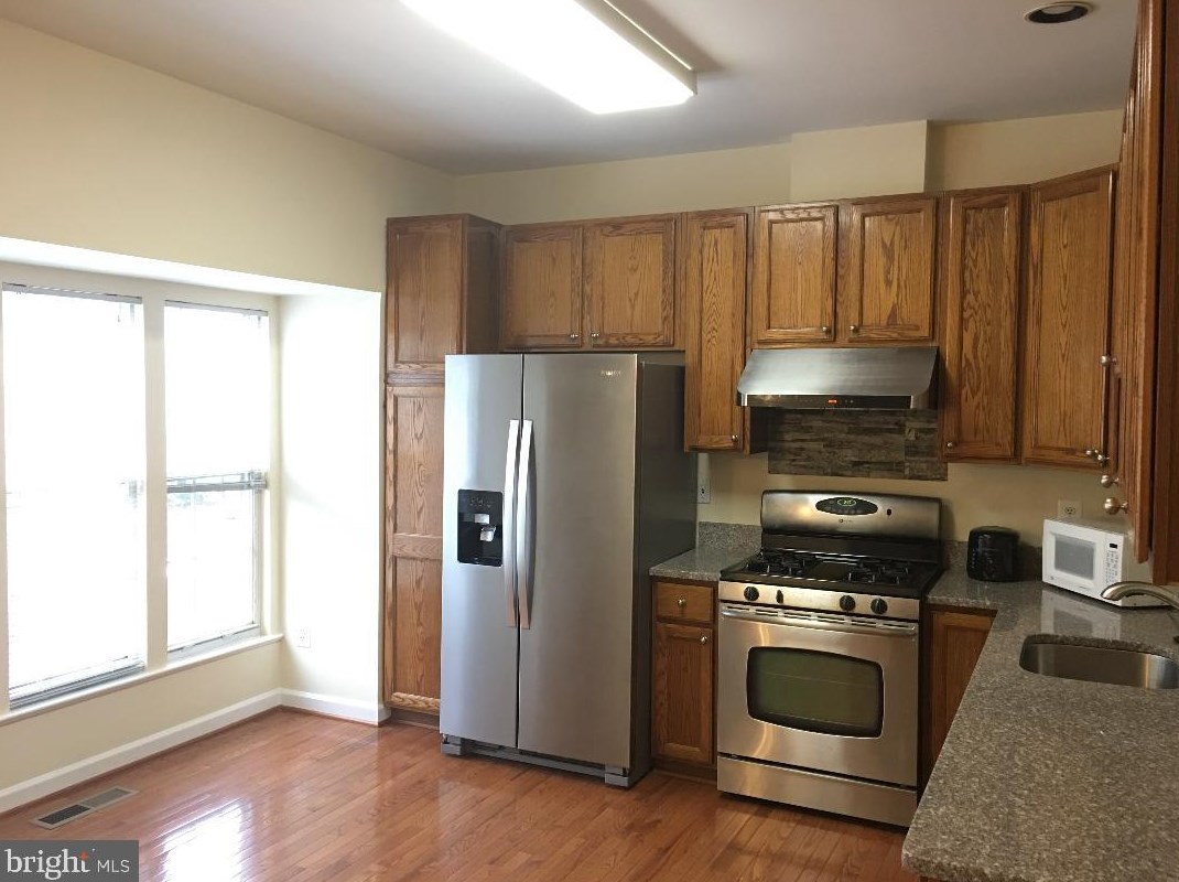 46540 River Meadows Ter, Dulles, VA 20165-7218