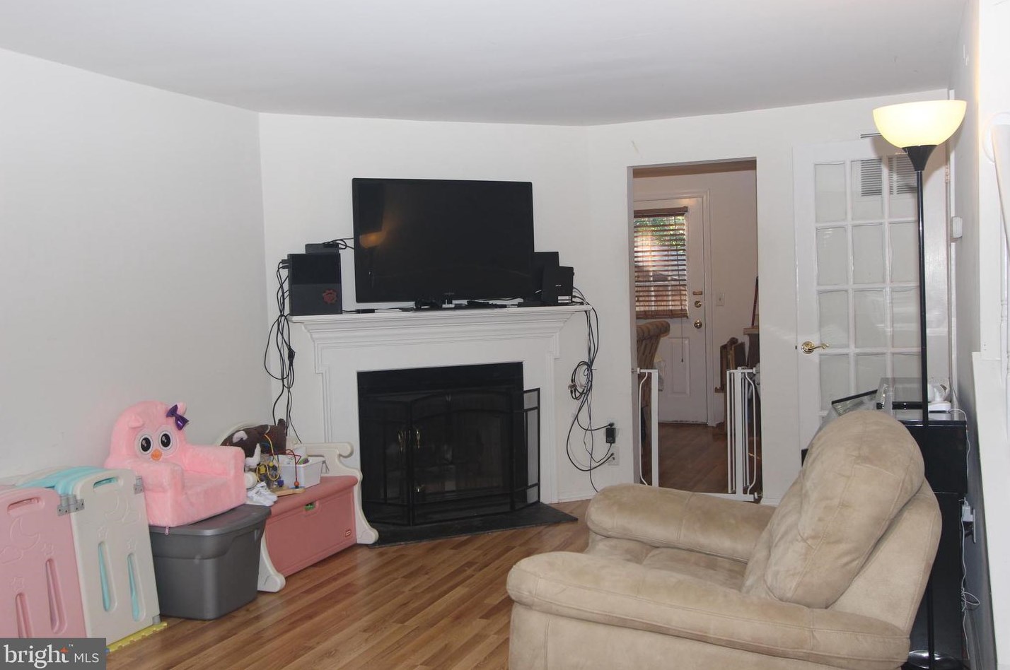 19 Palmer Ct, Dulles, VA 20165-5716
