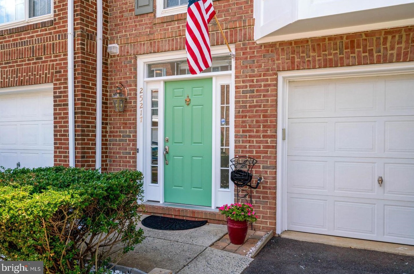 25217 Dunvegan Sq, Fairfax, VA 20152-5310
