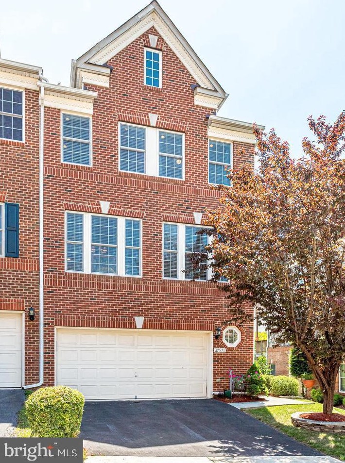 47571 Royal Burnham Ter, Dulles, VA 20165