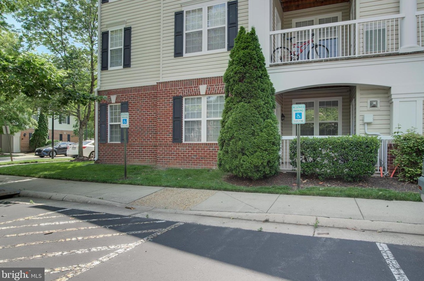 42544 Hollyhock Ter #104, Ashburn, VA 20148