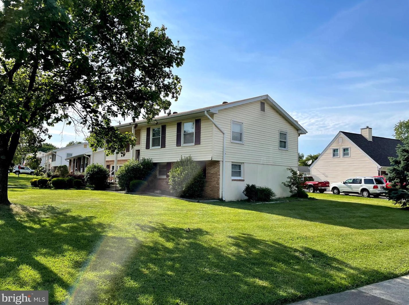 1313 Maple Ave, Dulles VA  20164-2707 exterior