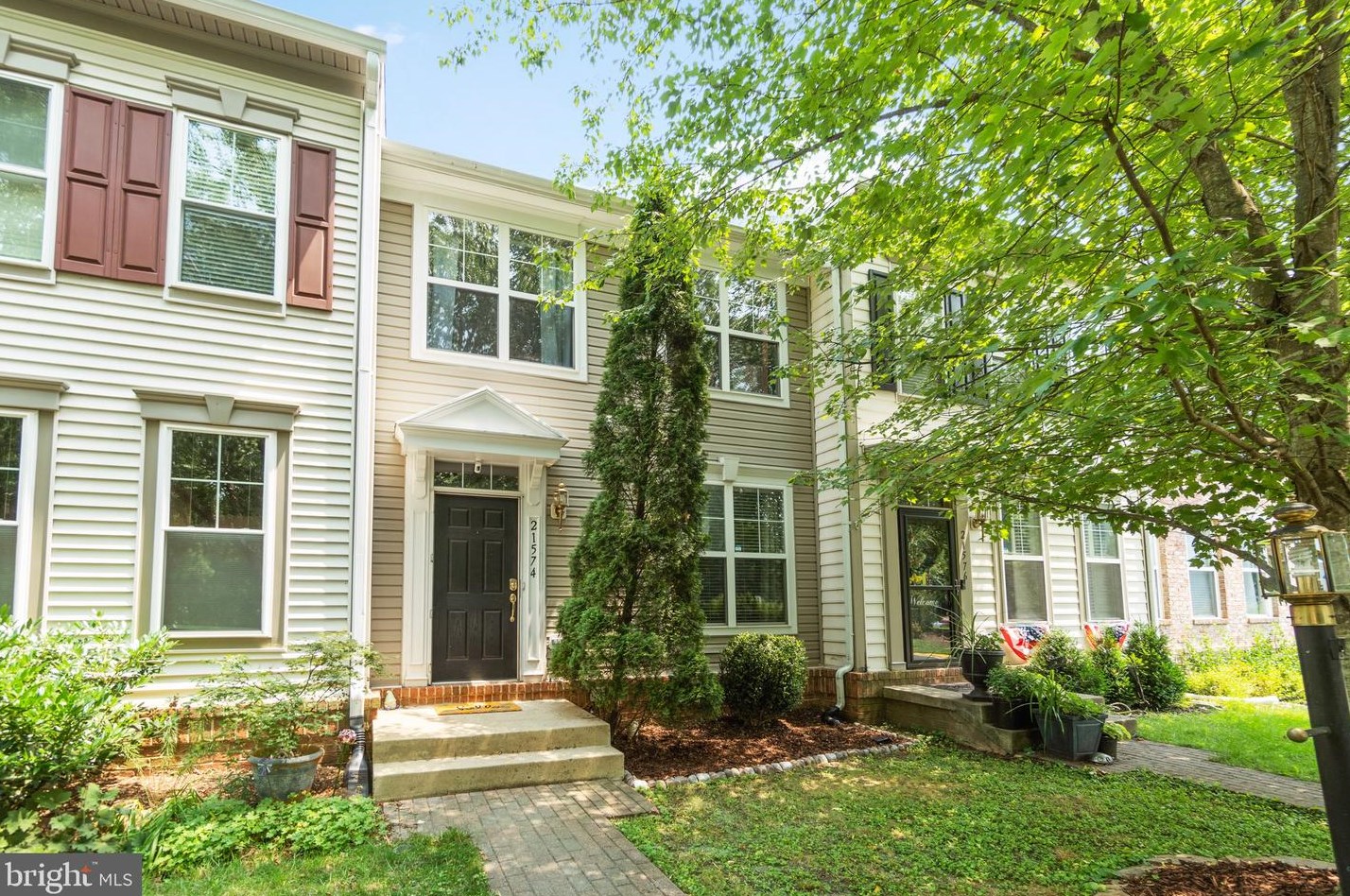 21574 Harvest Green Ter, Ashburn, VA 20148-4404