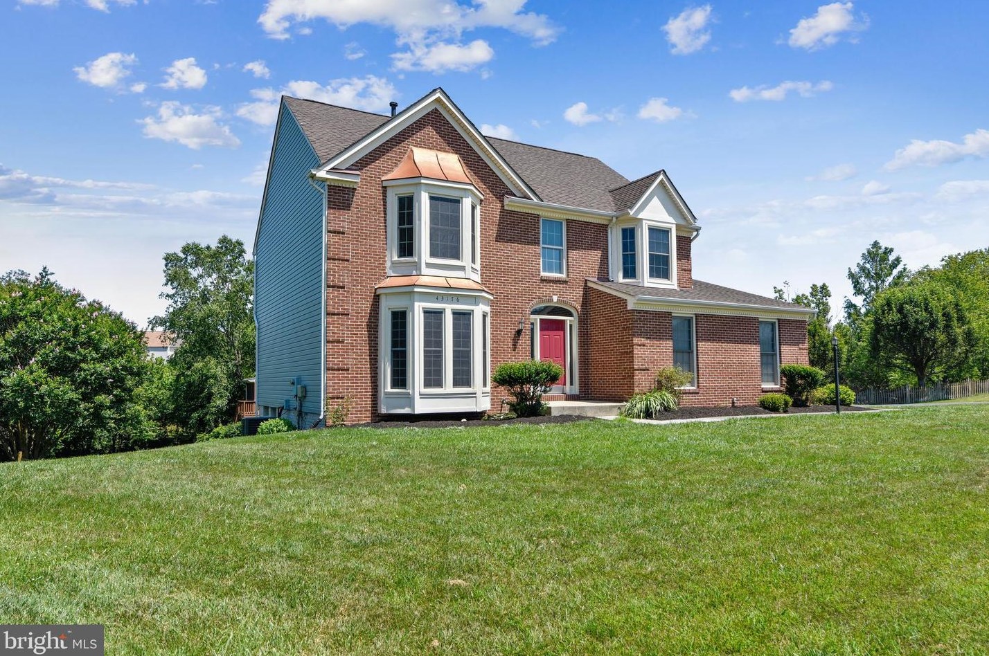 43176 Wayside Cir, Ashburn, VA 20147-4643