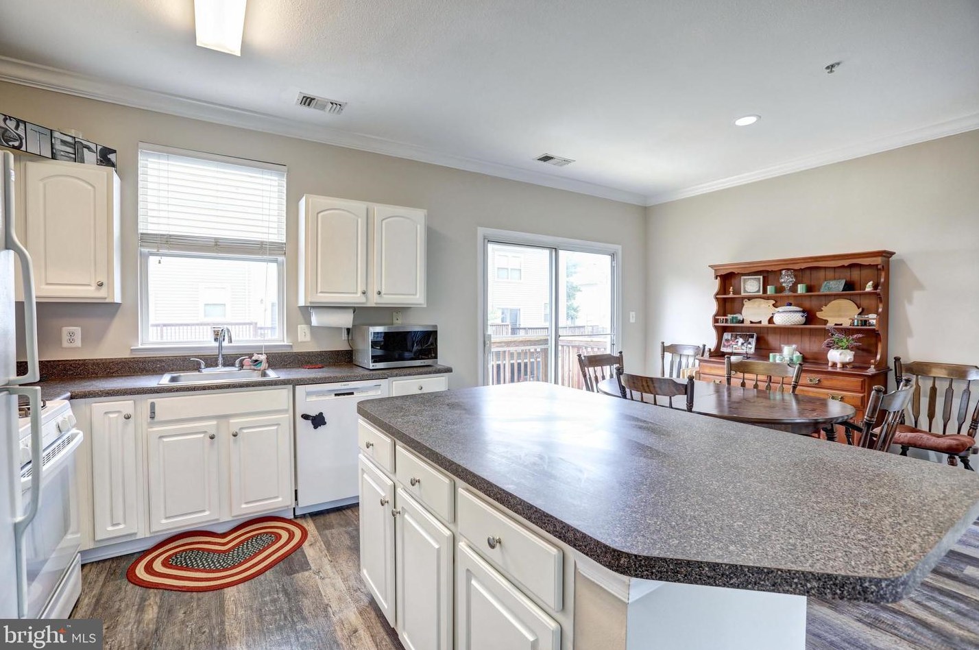21790 Dragons Green Sq, Ashburn, VA 20147-6711