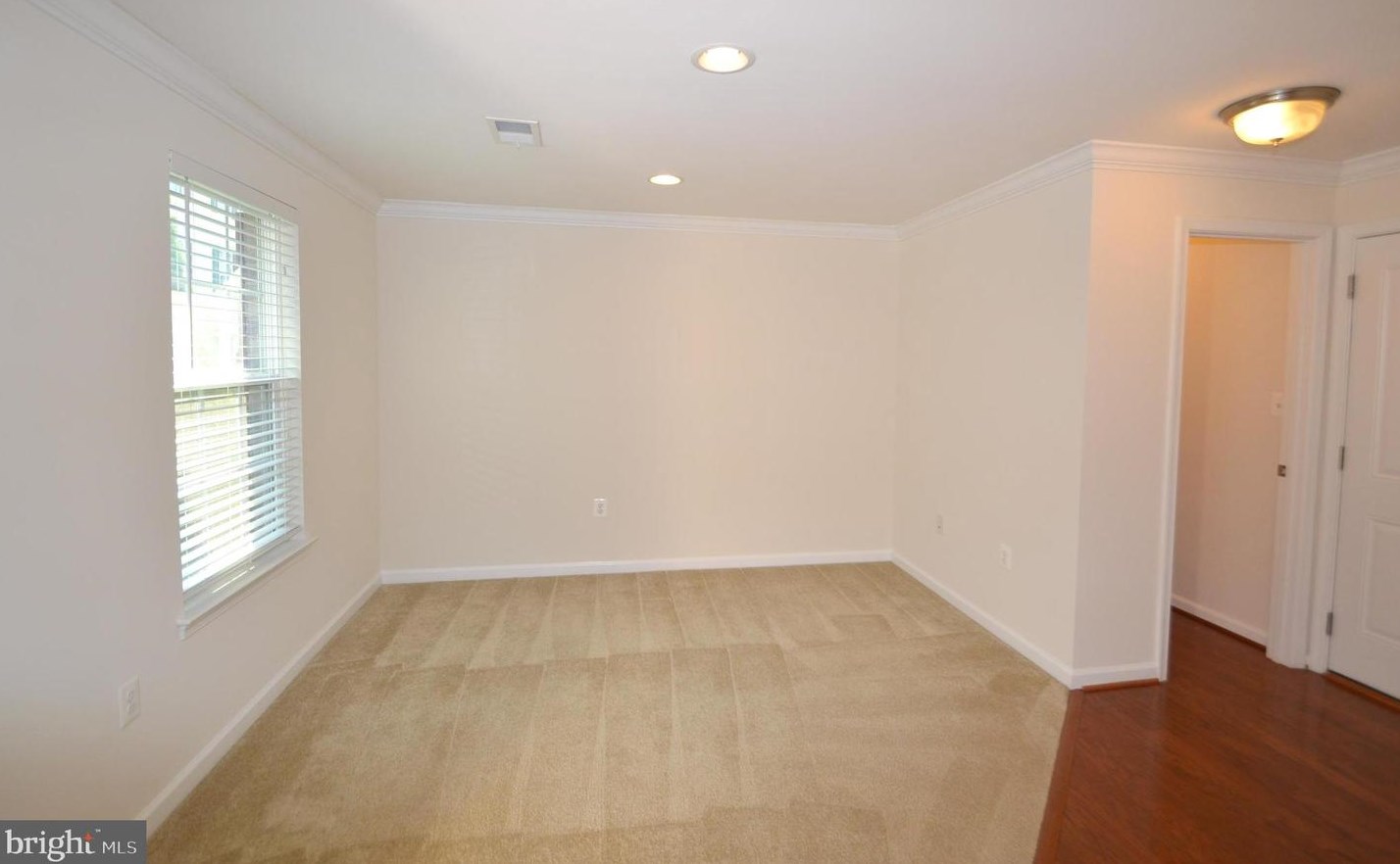 42618 Drazenovich Epoch Ter, Dulles VA  20166-2605 exterior