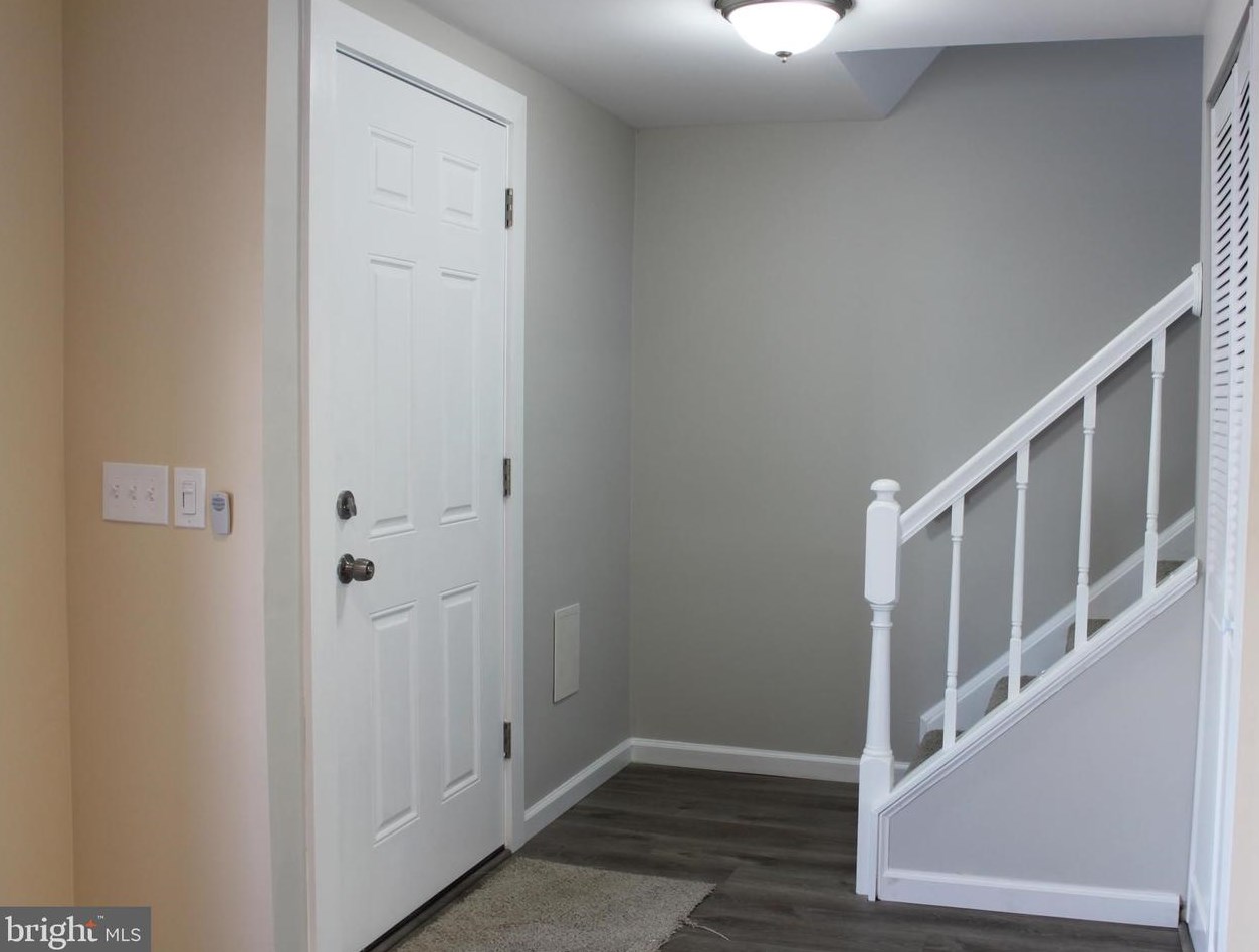 20 Essex Sq, Dulles, VA 20164-3226