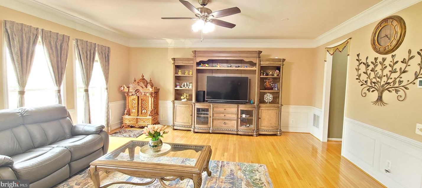 43865 Chadwick Ter, Ashburn, VA 20148-3154