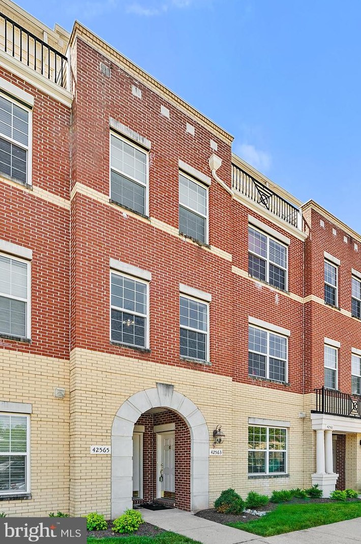 42563 Highgate Ter, Ashburn, VA 20148-6422