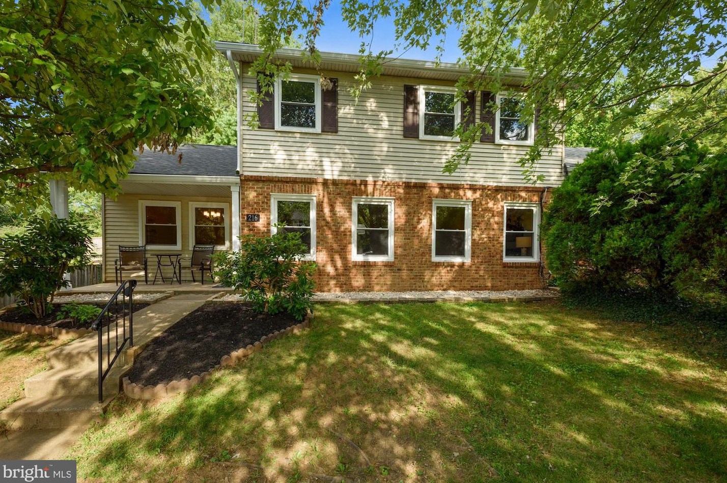 216 N Lincoln Ave, Dulles, VA 20164