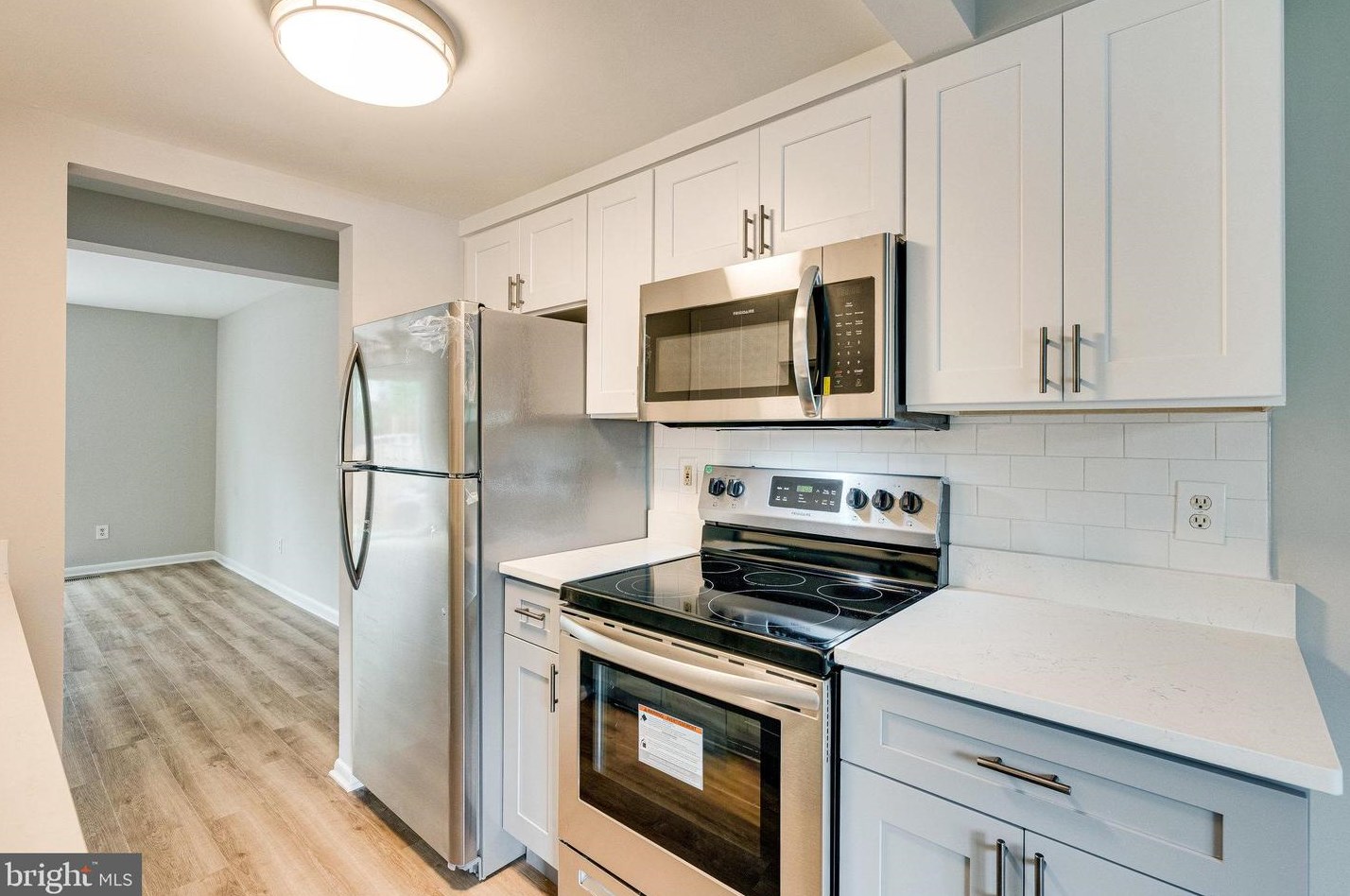 204 Sanderson Dr, Dulles, VA 20164-1417
