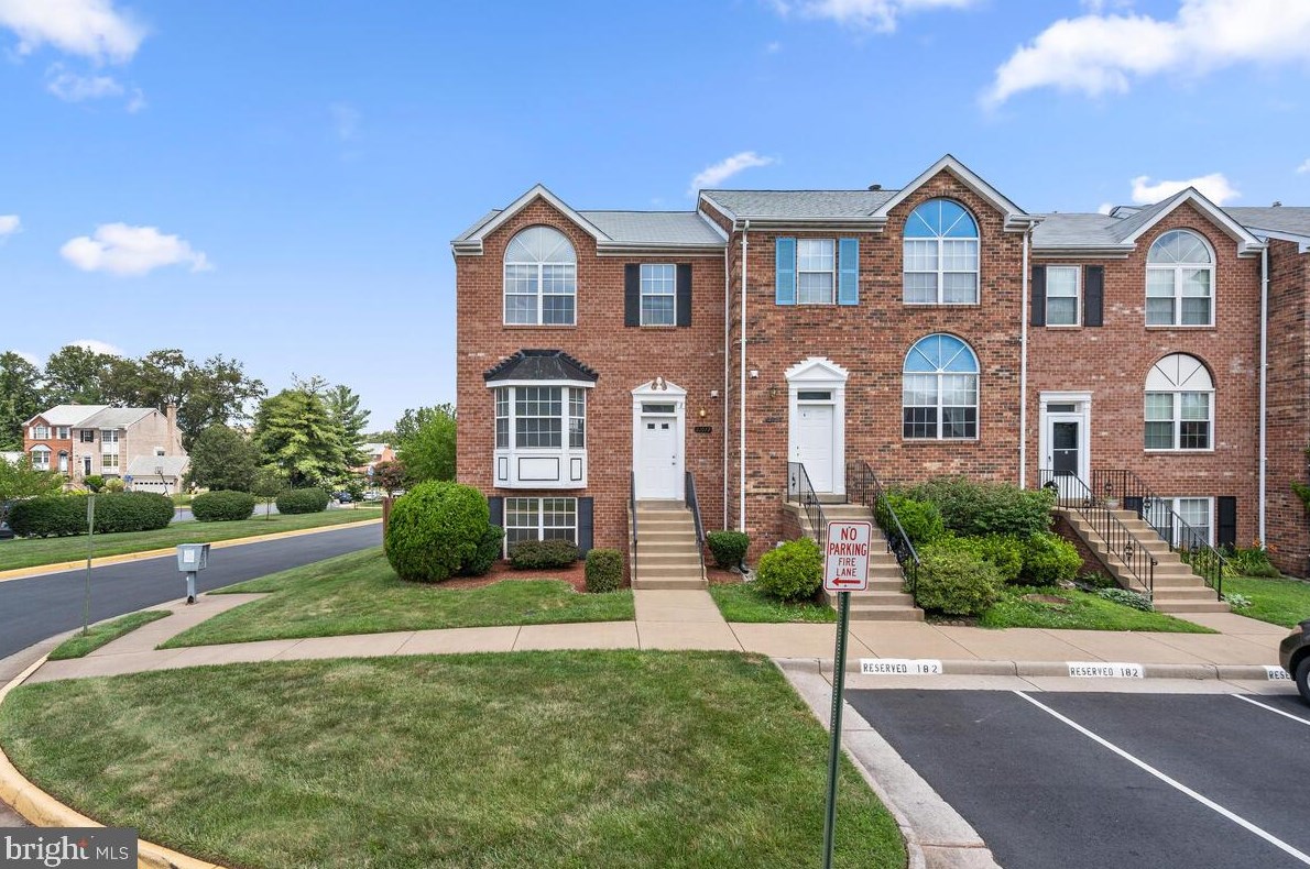 21072 Gladstone Dr, Dulles, VA 20164