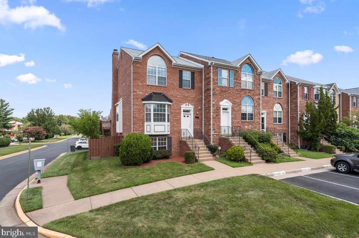 21072 Gladstone Dr, Dulles VA  20164-6325 exterior