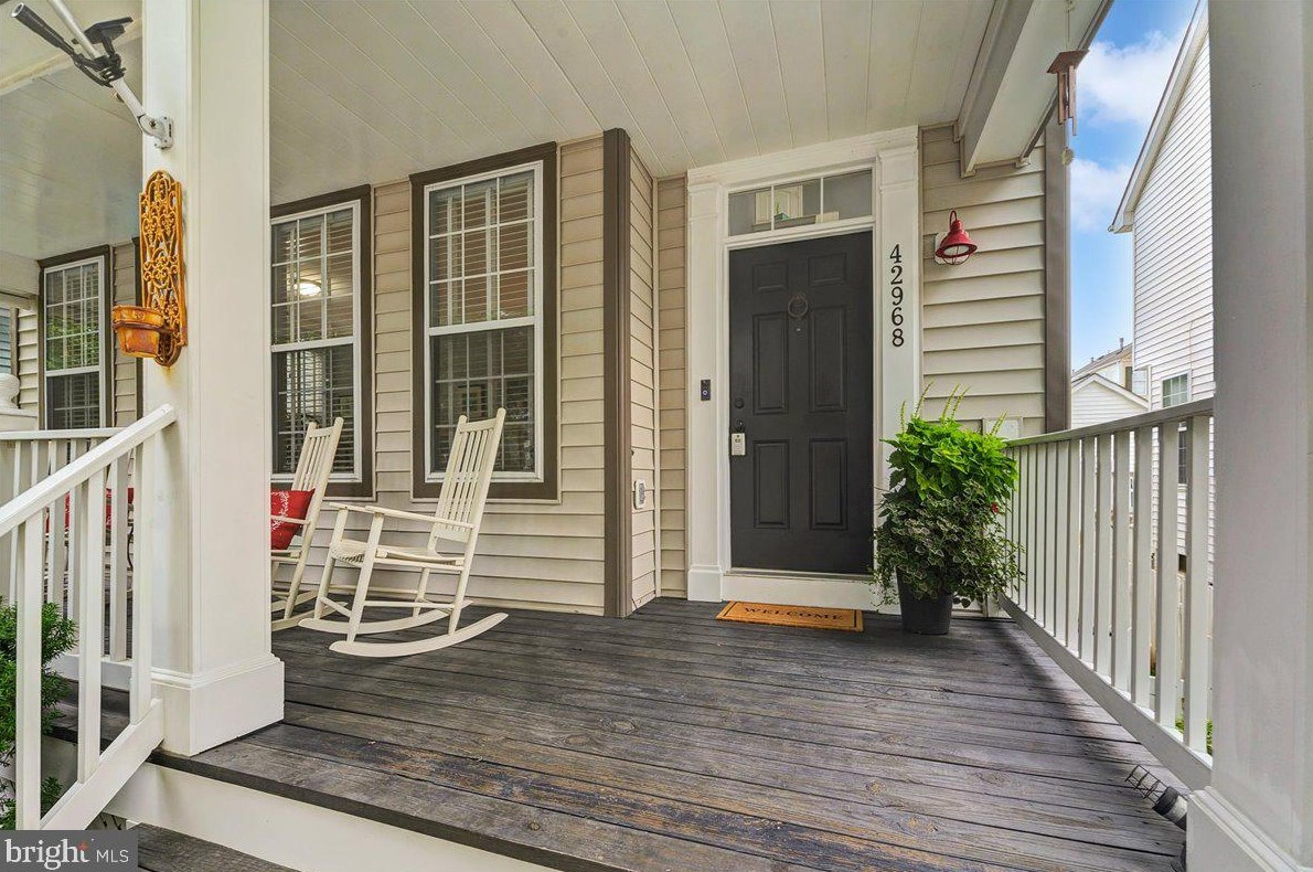 42968 Chesterton St, Ashburn, VA 20147-3681