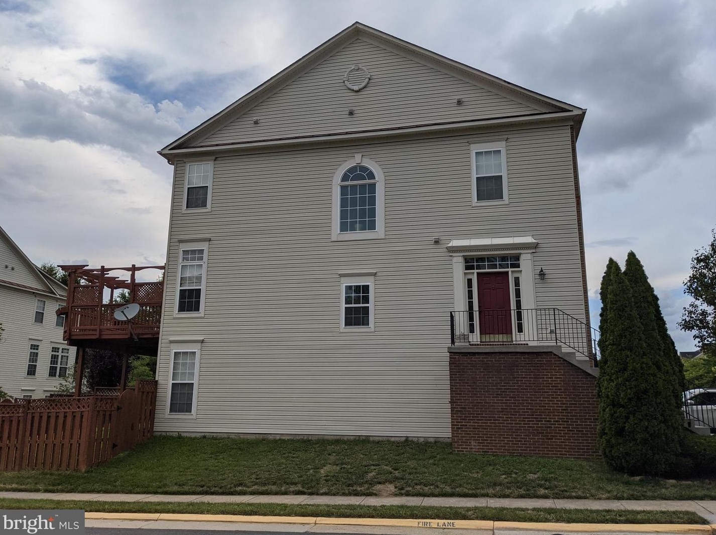 24661 Nettle Mill Sq, Stone Ridge VA  20105-2993 exterior