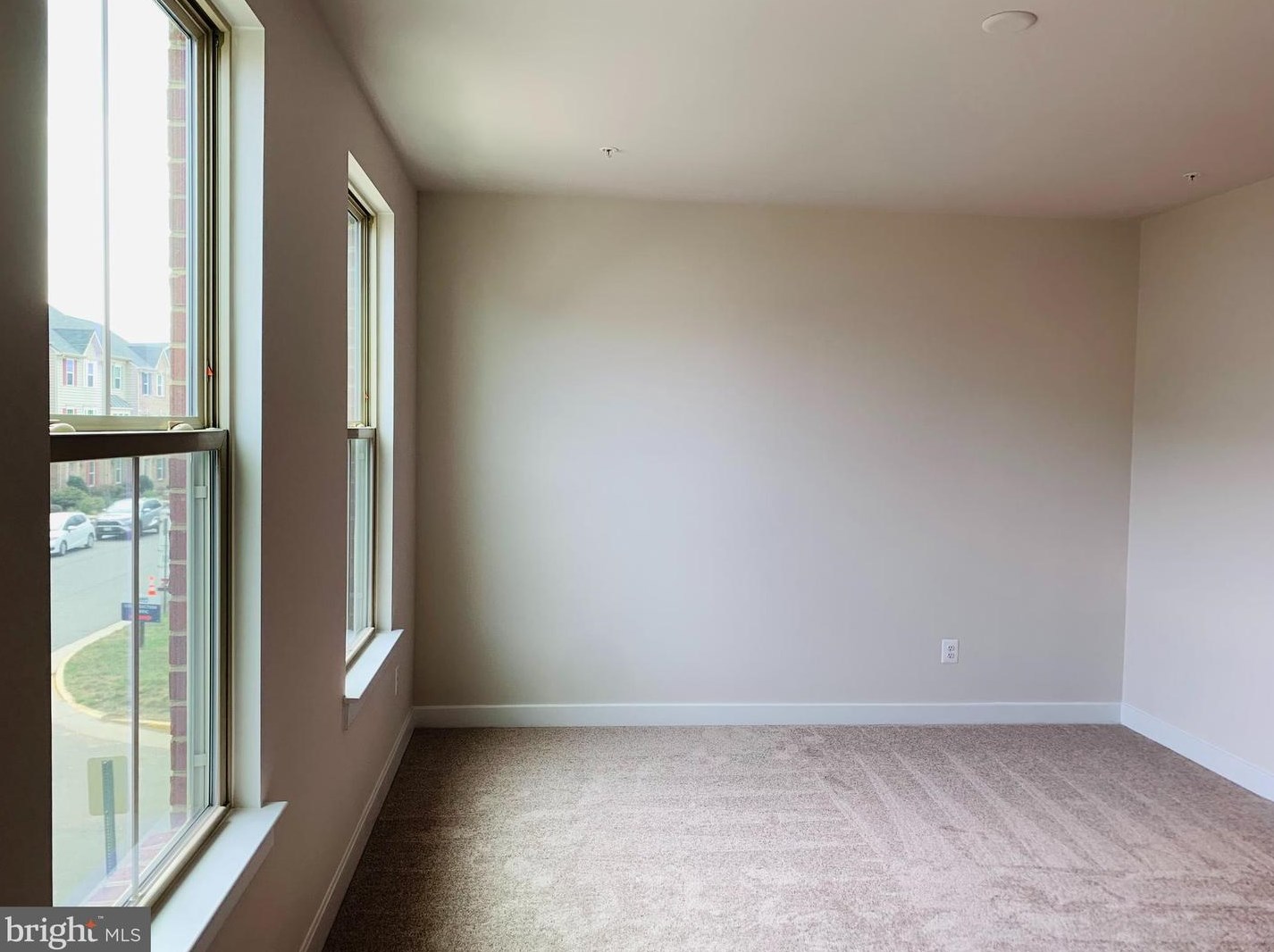 42627 Burbank Ter, Dulles VA  20166 exterior