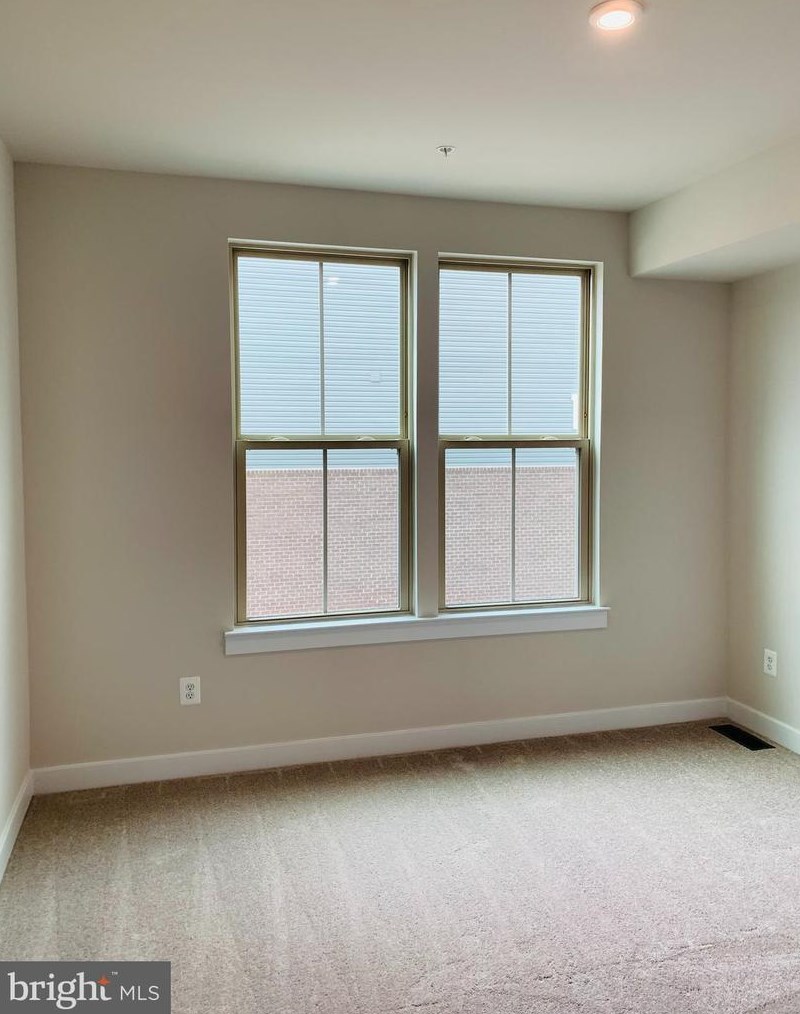 42627 Burbank Ter, Dulles VA  20166 exterior