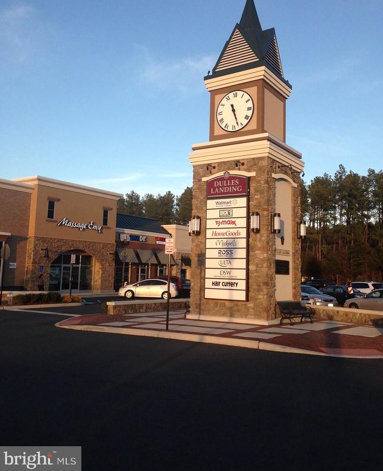 42627 Burbank Ter, Dulles VA  20166 exterior