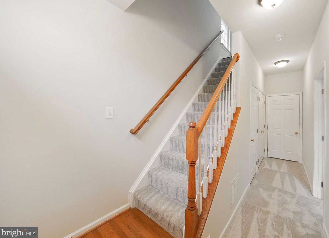 25318 Shipley Ter, Fairfax, VA 20152-6661