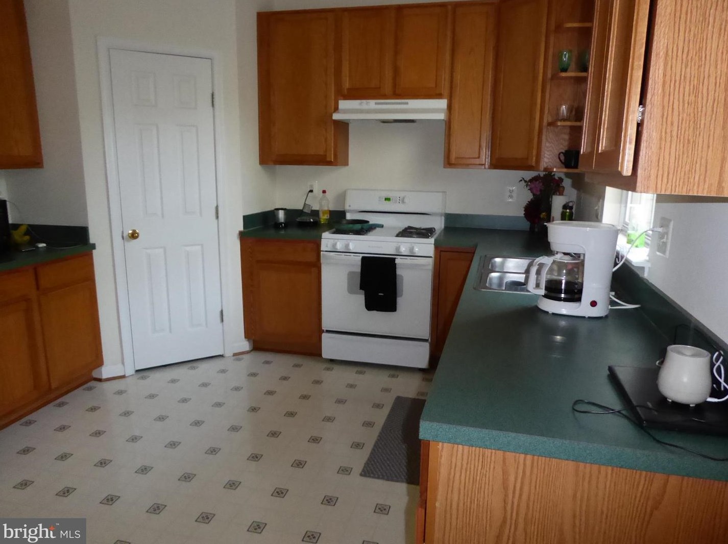 45774 Palace Ter, Dulles VA  20166-2444 exterior