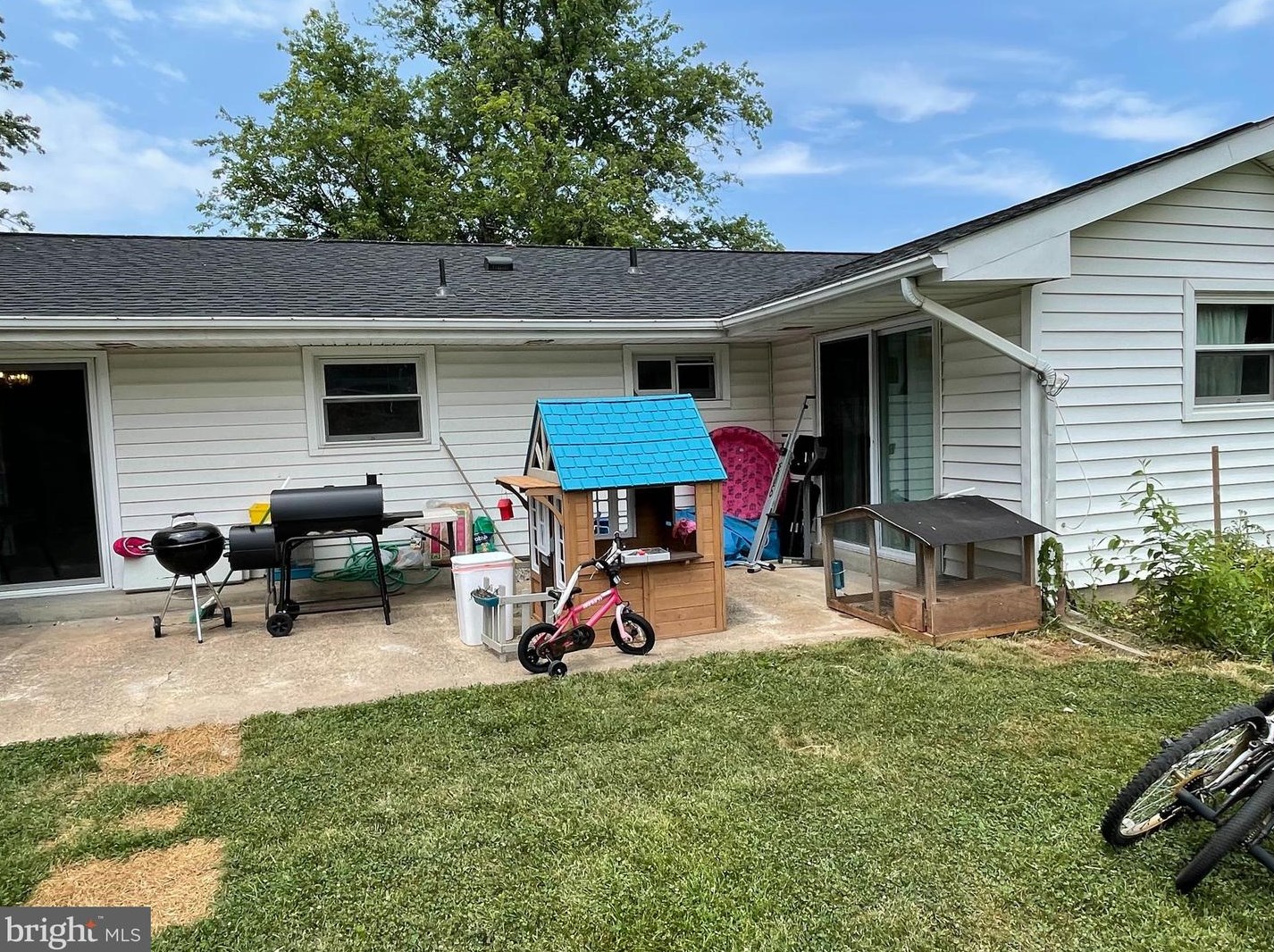 1100 Sterling Blvd, Dulles VA  20164-2320 exterior