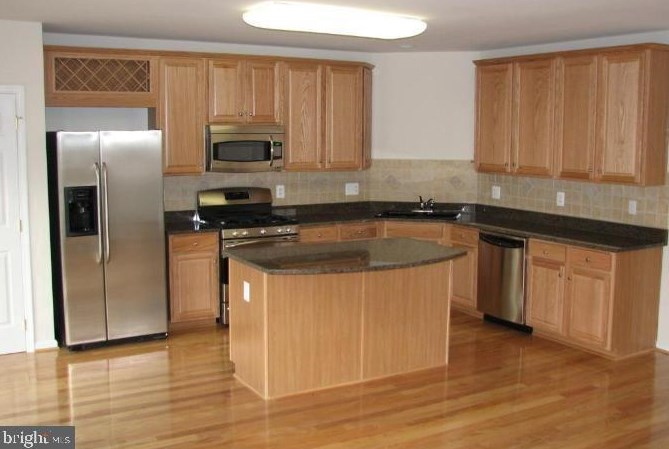 42683 Hollyhock Ter, Ashburn, VA 20148