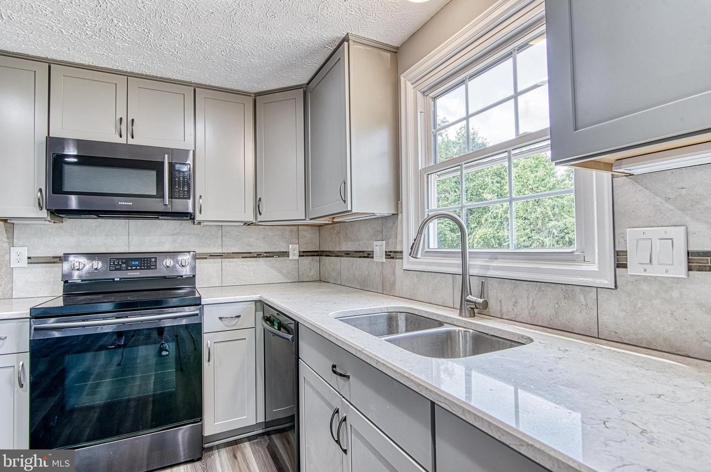 338 Samantha Dr, Dulles VA  20164-5537 exterior