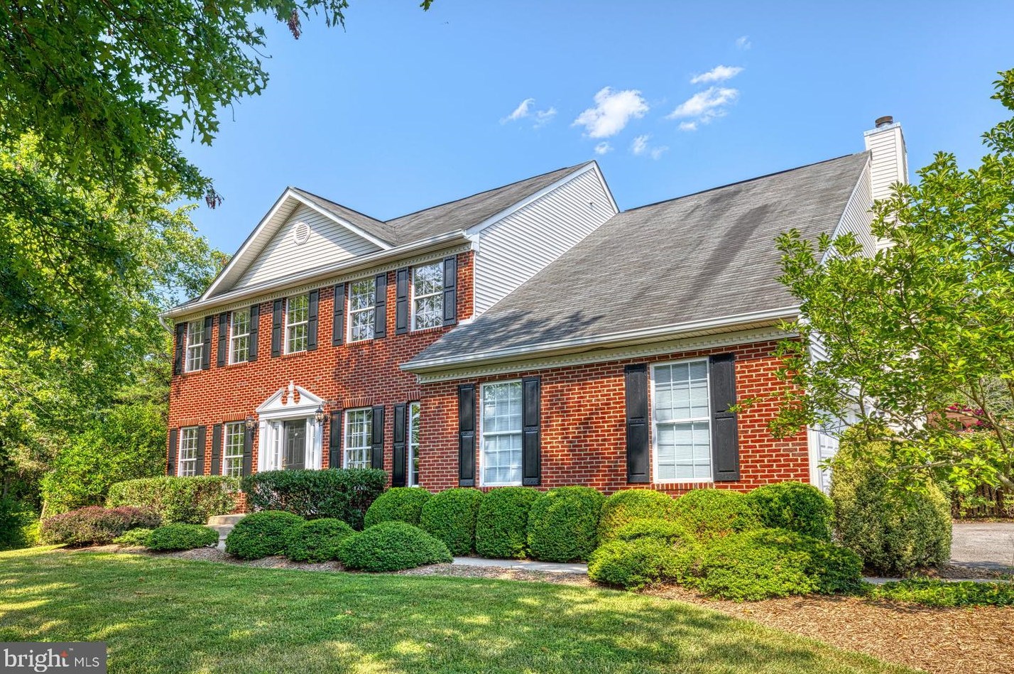 19695 Smith Cir, Ashburn, VA 20147-2503