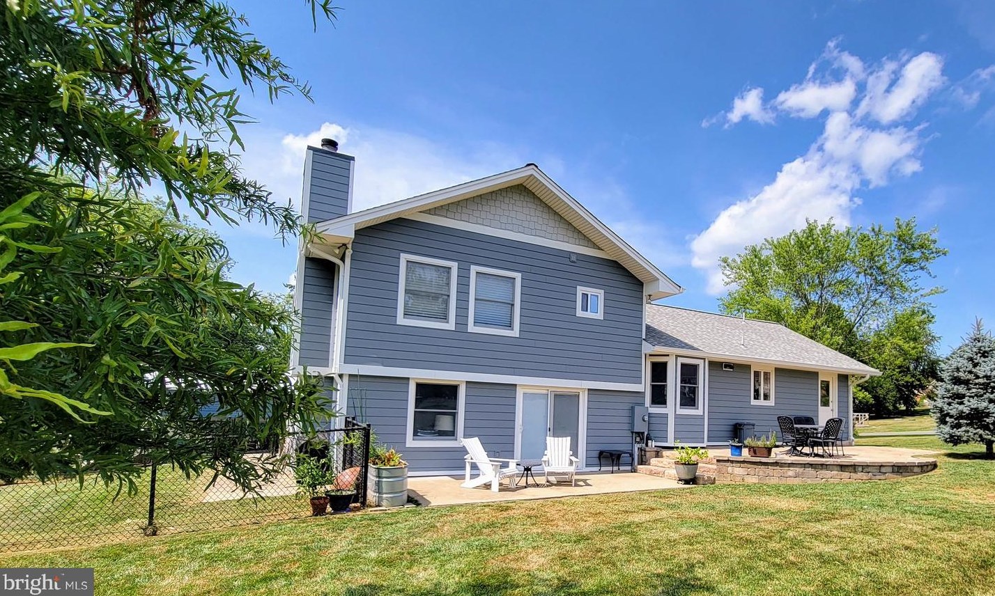 38283 Coles Ct, Hamilton, VA 20158