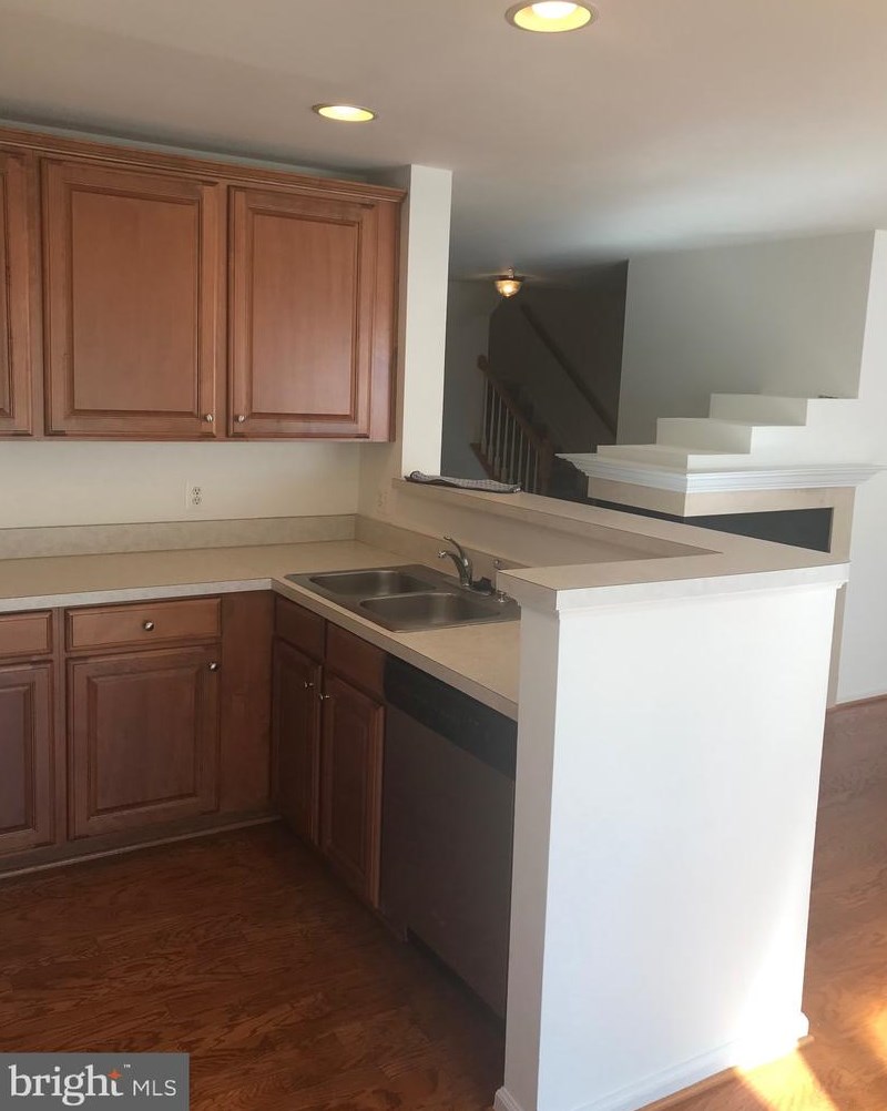 42254 Black Rock Ter, Stone Ridge, VA 20105