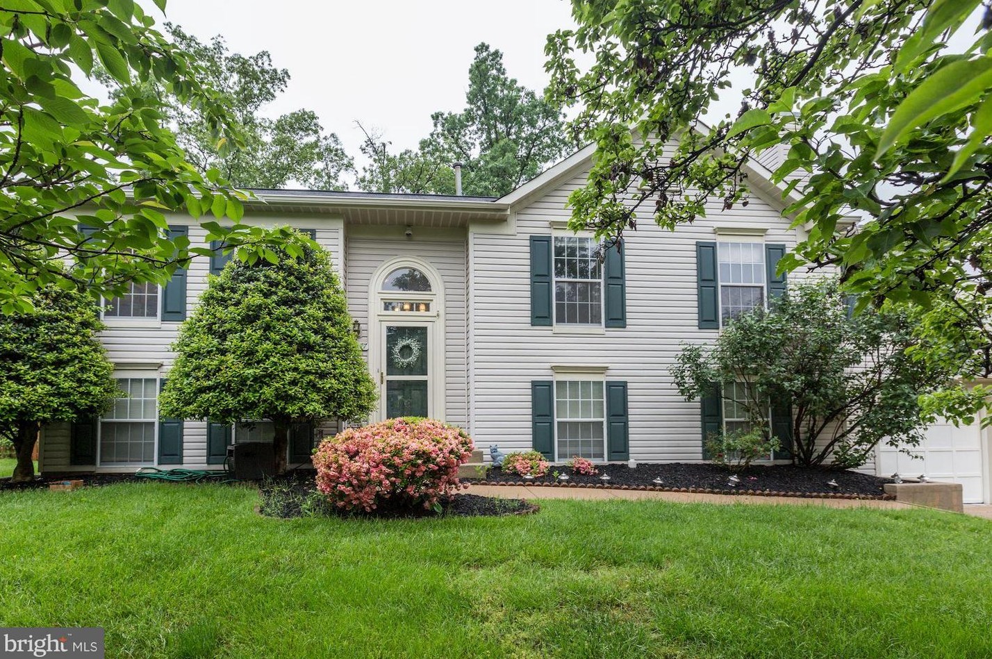 20577 Triple Crown Ct, Ashburn, VA 20147-3602