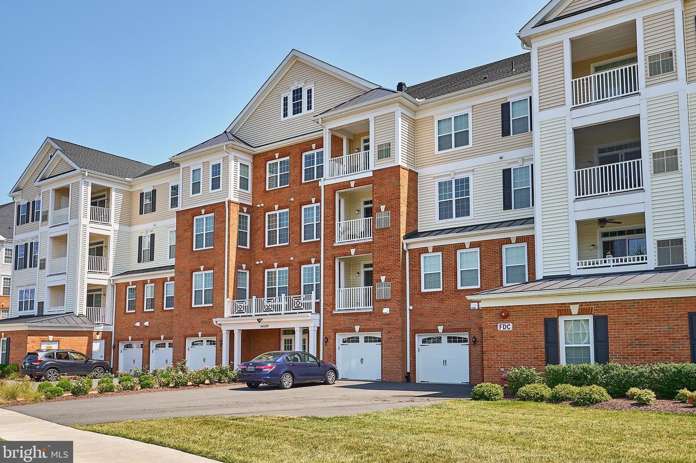 44589 York Crest Ter, Ashburn, VA 20147