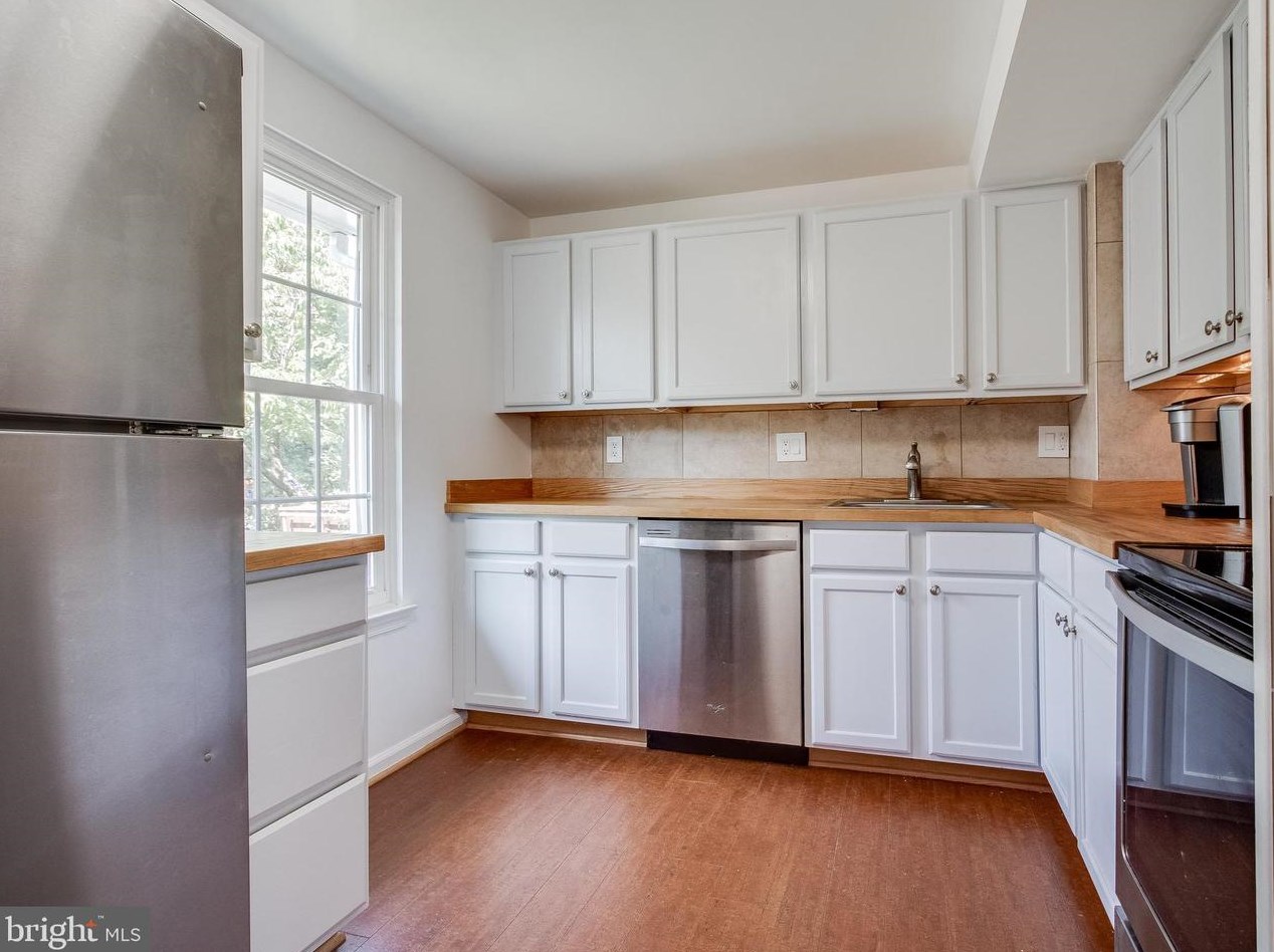 7 Dorrell Ct, Dulles, VA 20165-5711