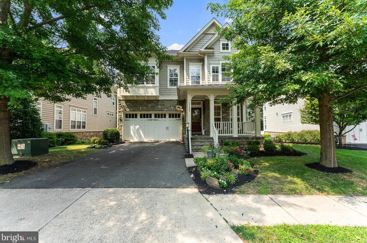 42686 Explorer Dr, Ashburn, VA 20148