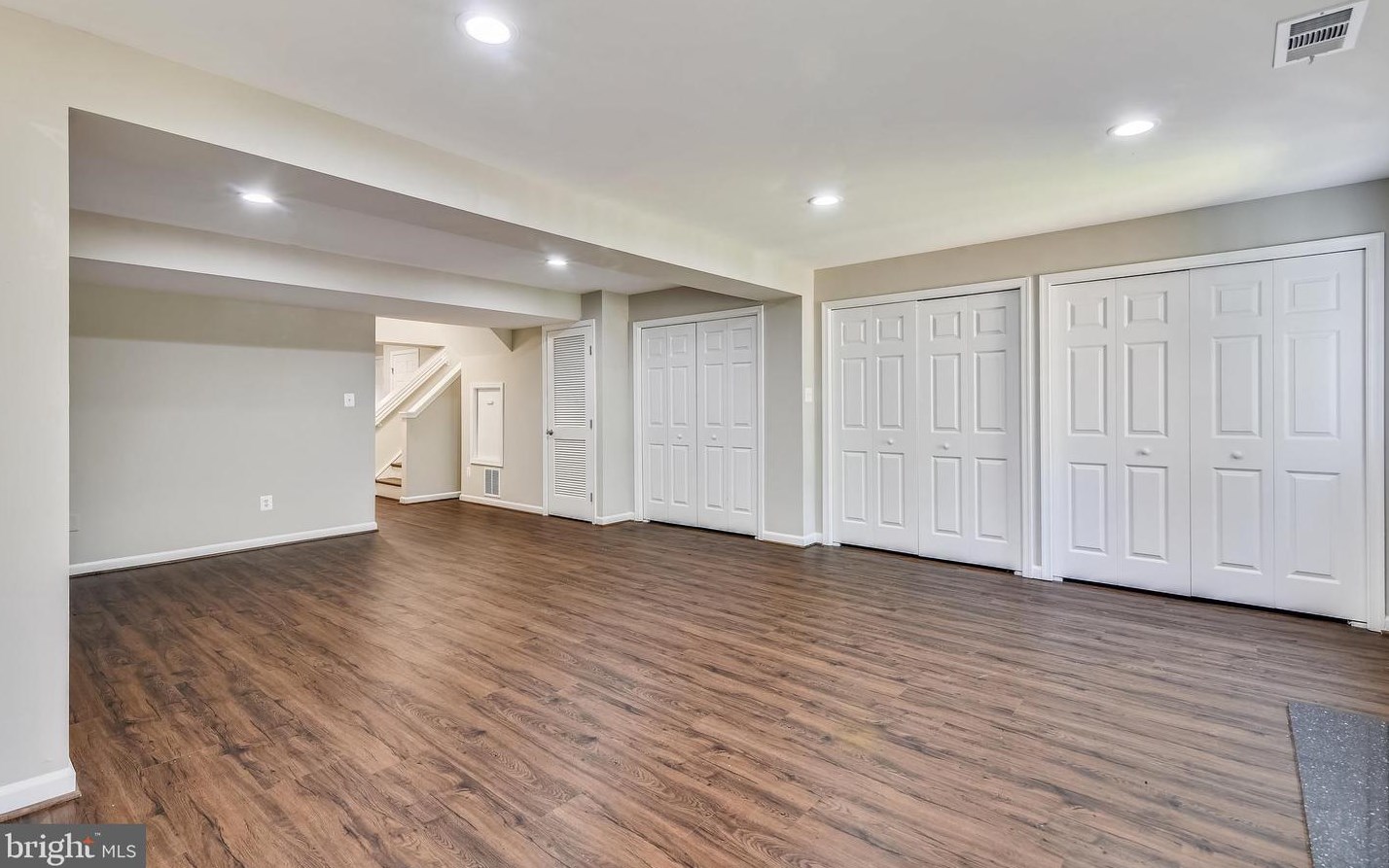 43395 Chokeberry Sq, Ashburn VA  20147-4001 exterior