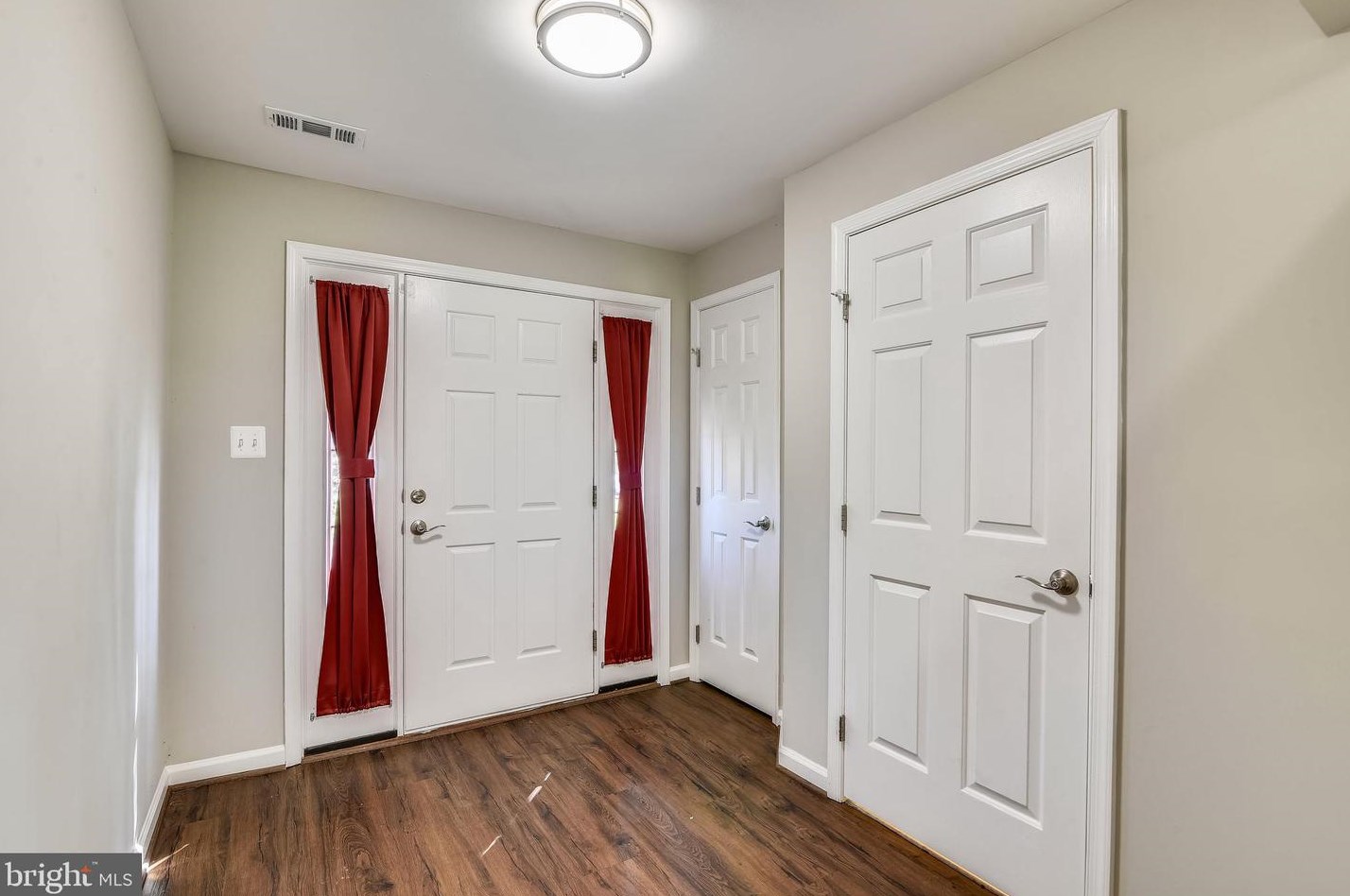 43395 Chokeberry Sq, Ashburn VA  20147-4001 exterior